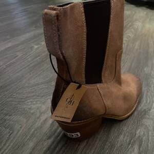 Cole Haan Graham Waterproof Short Suede Ankle Boots 9.5B